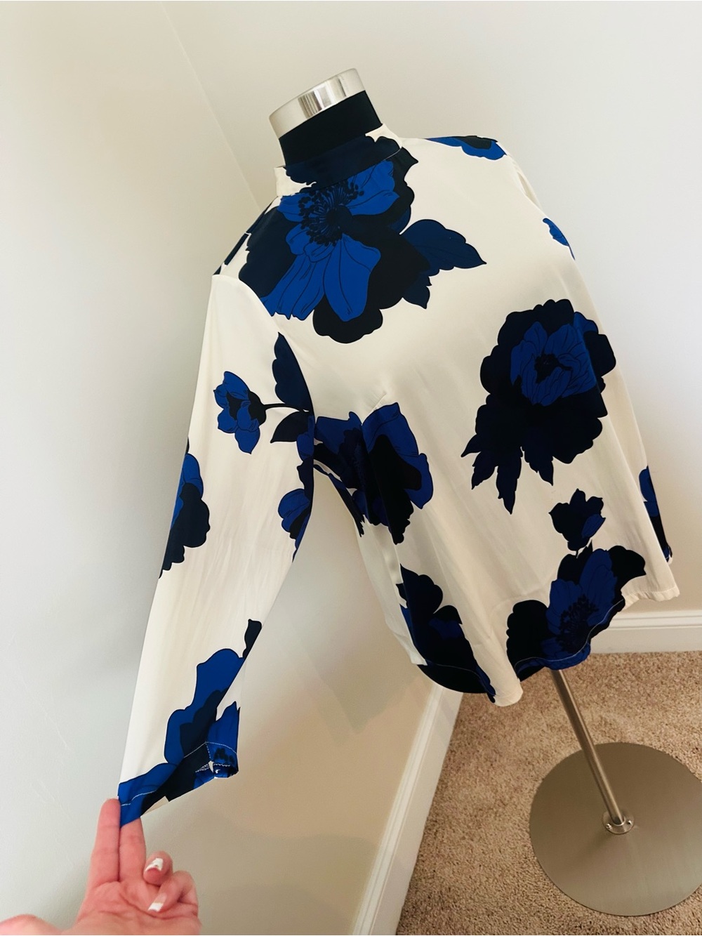 Women’s Lane Bryant silky Blue Floral Blouse 18